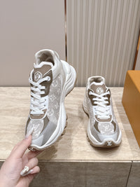 Run 55 Sneakers