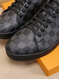 Low Top Sneakers