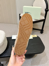 Knight Runner Sneakers