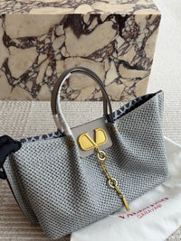 Straw VLogo Signature Tote Bag