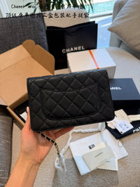 Wallet on Chain Caviar Leather