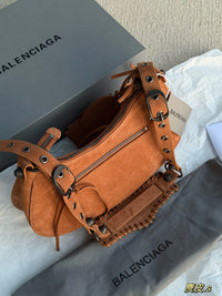 Le Cagole Shoulder Bag