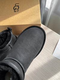 Classic Ultra Mini Boots