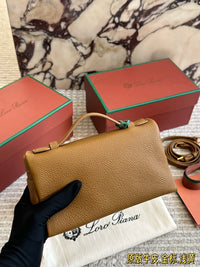 Extra Pocket L19 Leather Pouch