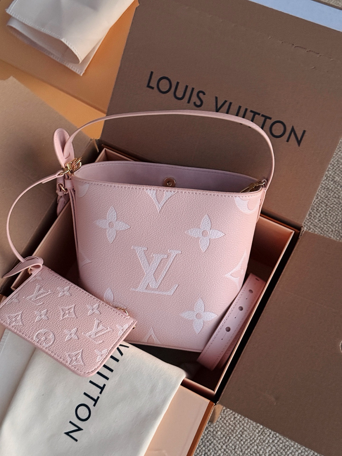 All In BB Bucket Bag