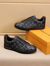 Low Top Sneakers