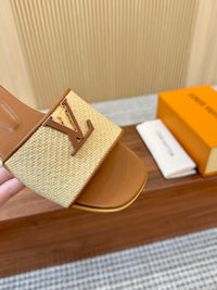 Capri Flat Mules