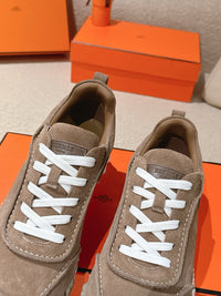26S Bouncing Sneakers