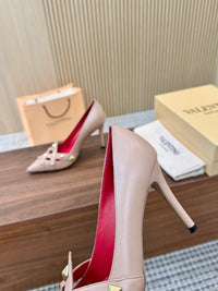 Garavani Studdy Pumps