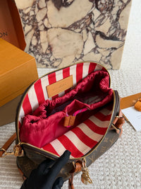 Alma Soft MM Celebration Bag