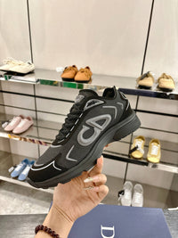 B30 Sneakers