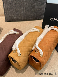 Classic Flap Medium Suede