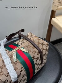 Essence Boston Bag