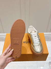 Frontrow Sneakers