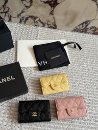 Classic Flap Cardholder