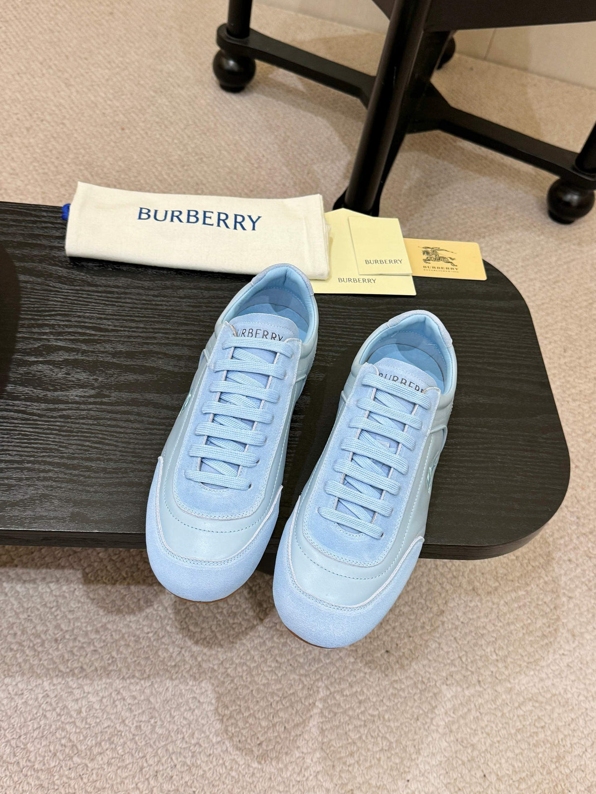 Knight Runner Sneakers