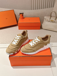 26S Bouncing Sneakers