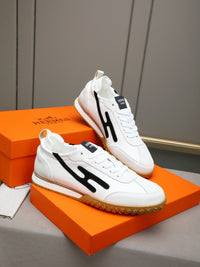 Trail Sneakers