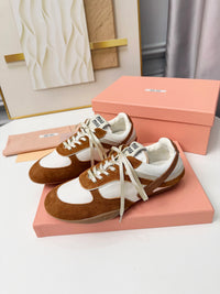 Gymnasium Sneakers
