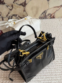 Bonnie Leather Shoulder Bag