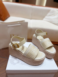 Dentelle Wedge Sandals