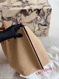 Straw VLogo Signature Tote Bag