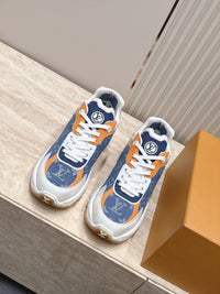 Run 55 Sneakers