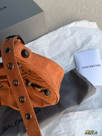 Le Cagole Shoulder Bag