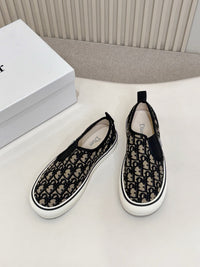 Saltwind Slip-On Sneakers