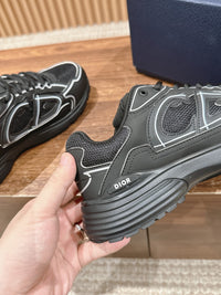 B30 Sneakers
