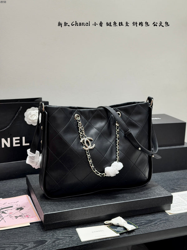 Chain Hobo Shoulder Bag