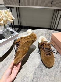 Gymnasium Suede Sneakers