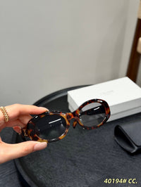 Triomphe Oval Sunglasses