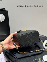 25B Vanity Case with Chain
