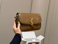 Le 5 à 7 Supple Small Shoulder Bag