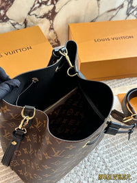 NéoNoé MM Bucket Bag