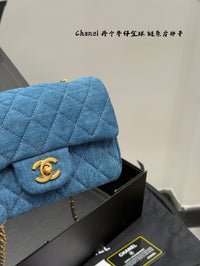 Mini Square Pearl Crush Bag
