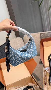 Hills Pochette