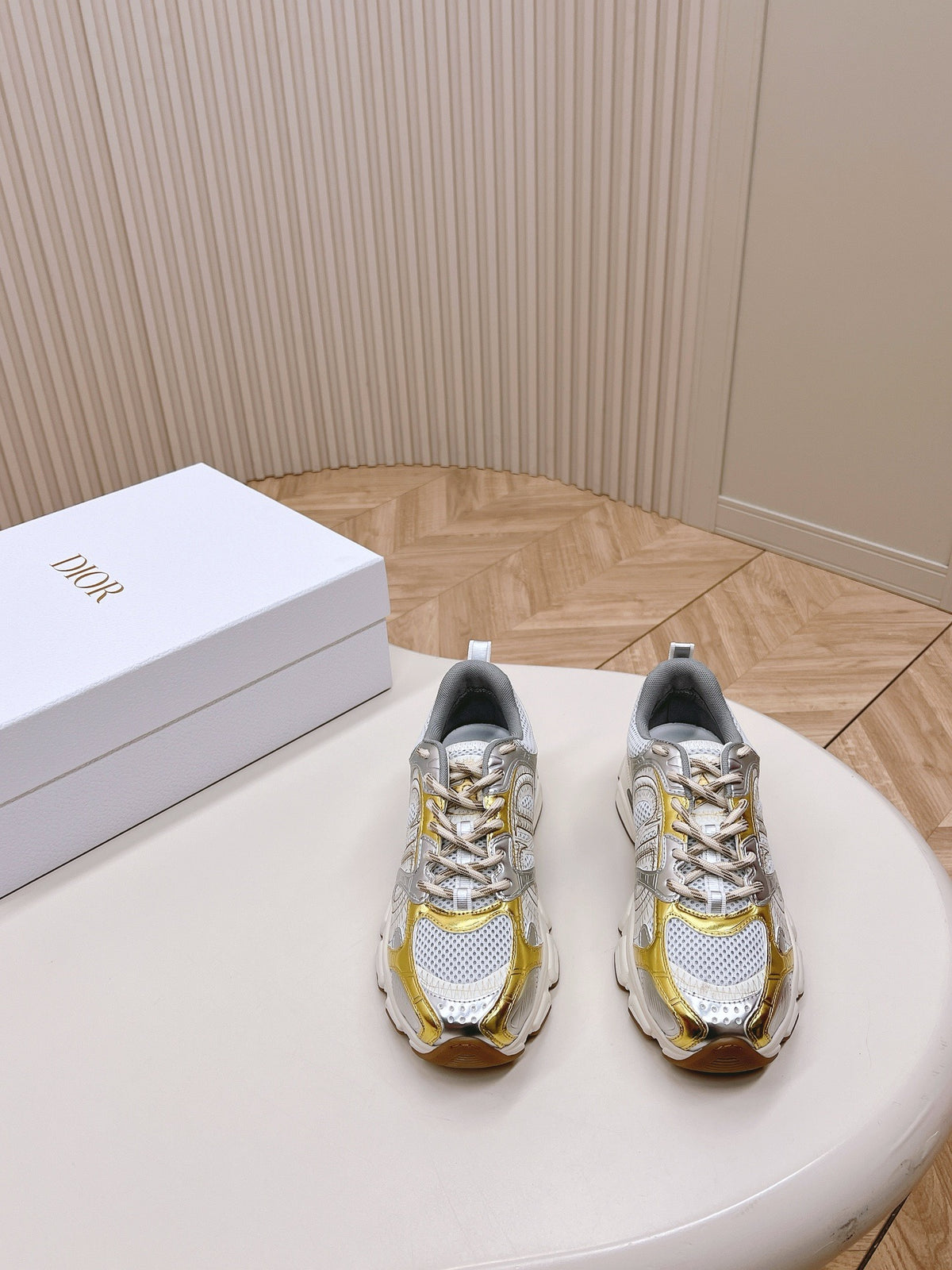 Wmns Chrono Sneakers