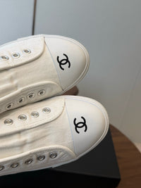 26S Slip-on Sneakers