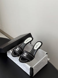 26B Kitten Heel Slides