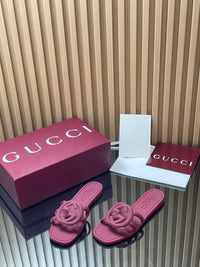 Interlocking G Slide Sandals