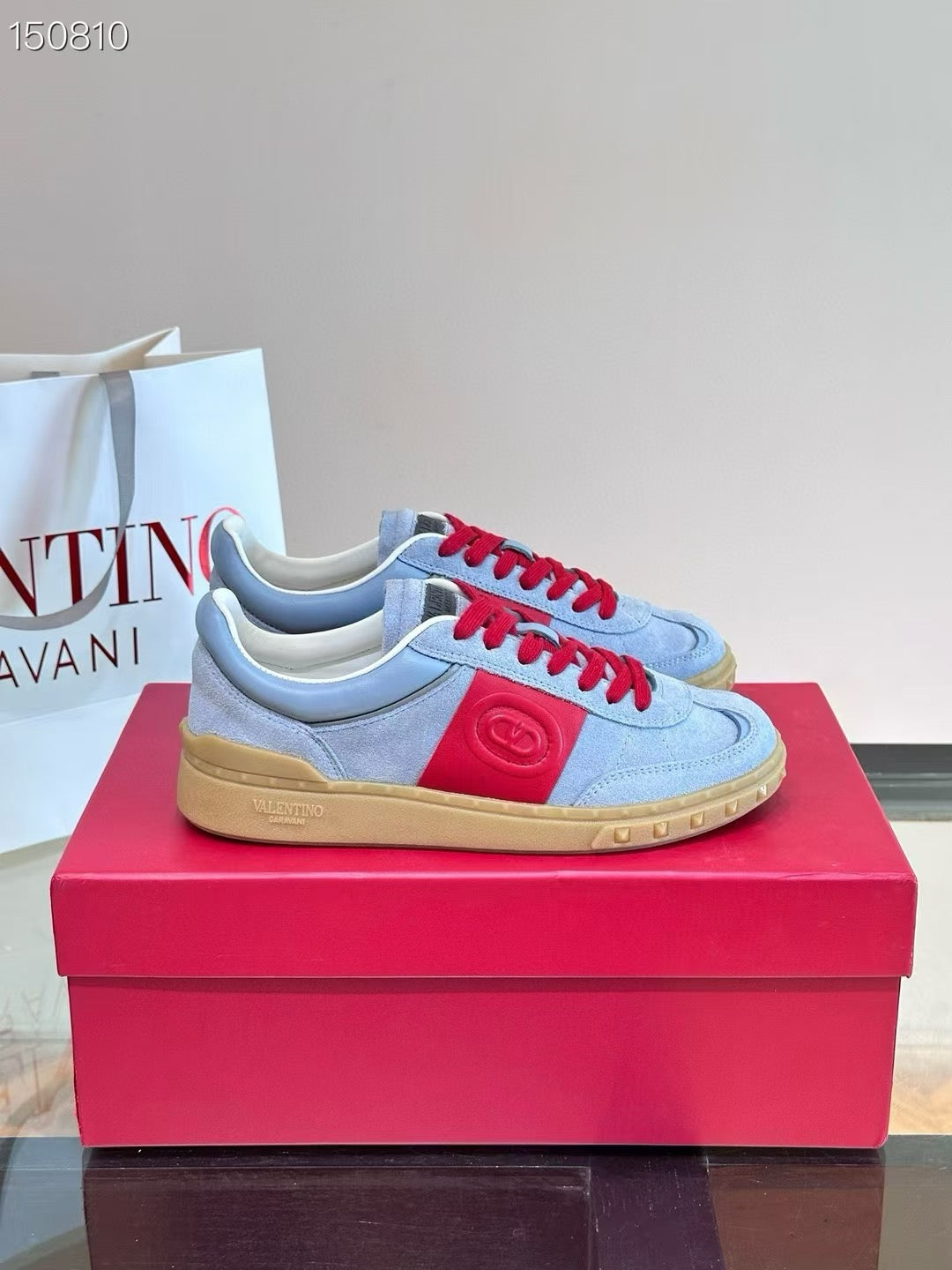 Upvillage Panelled Leather Sneakers