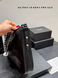 Chain Hobo Shoulder Bag