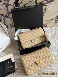 25 Caviar Leather Flap Bag