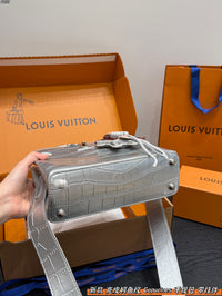 Capucines Bag
