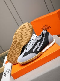 Trail Sneakers