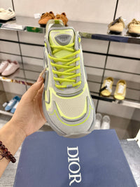 B30 Sneakers