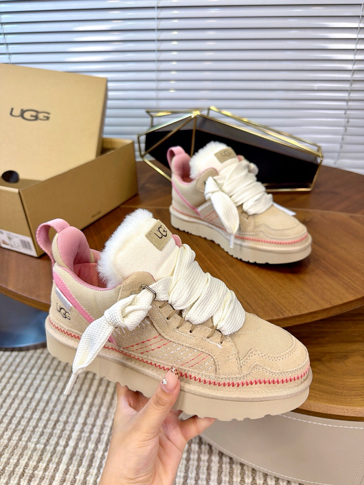 Lowmel Sneakers
