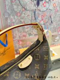 Hills Pochette Bag
